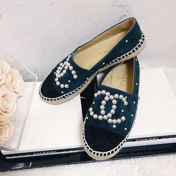Authentic CHANEL Stunning Pearl CC Dark Teal Suede Espadrilles - Picture 9 of 15